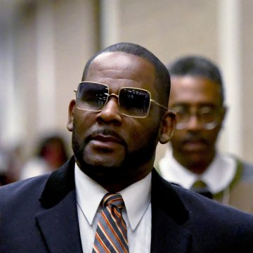 R. Kelly Suing Government Over Seized Commissary Funds