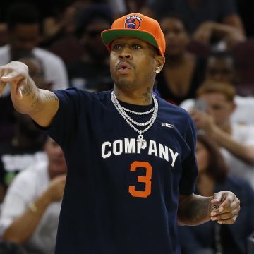Police Search For Man Who Stole $500,000 Worth of Jewelry From Allen Iverson