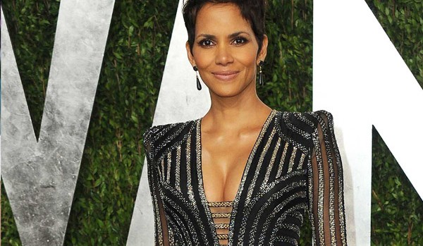 Everybody calm down Halle Berry is NOT pregnant