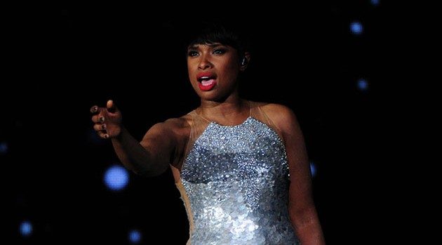 A man threw a shoe at Jennifer Hudson but before you get mad