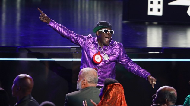 flavor-flav-lands-partnership-with-his-favorite-restaurant,-red-lobster