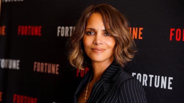 halle-berry-donates-‘entire-closet’-to-la-wildfire-victims