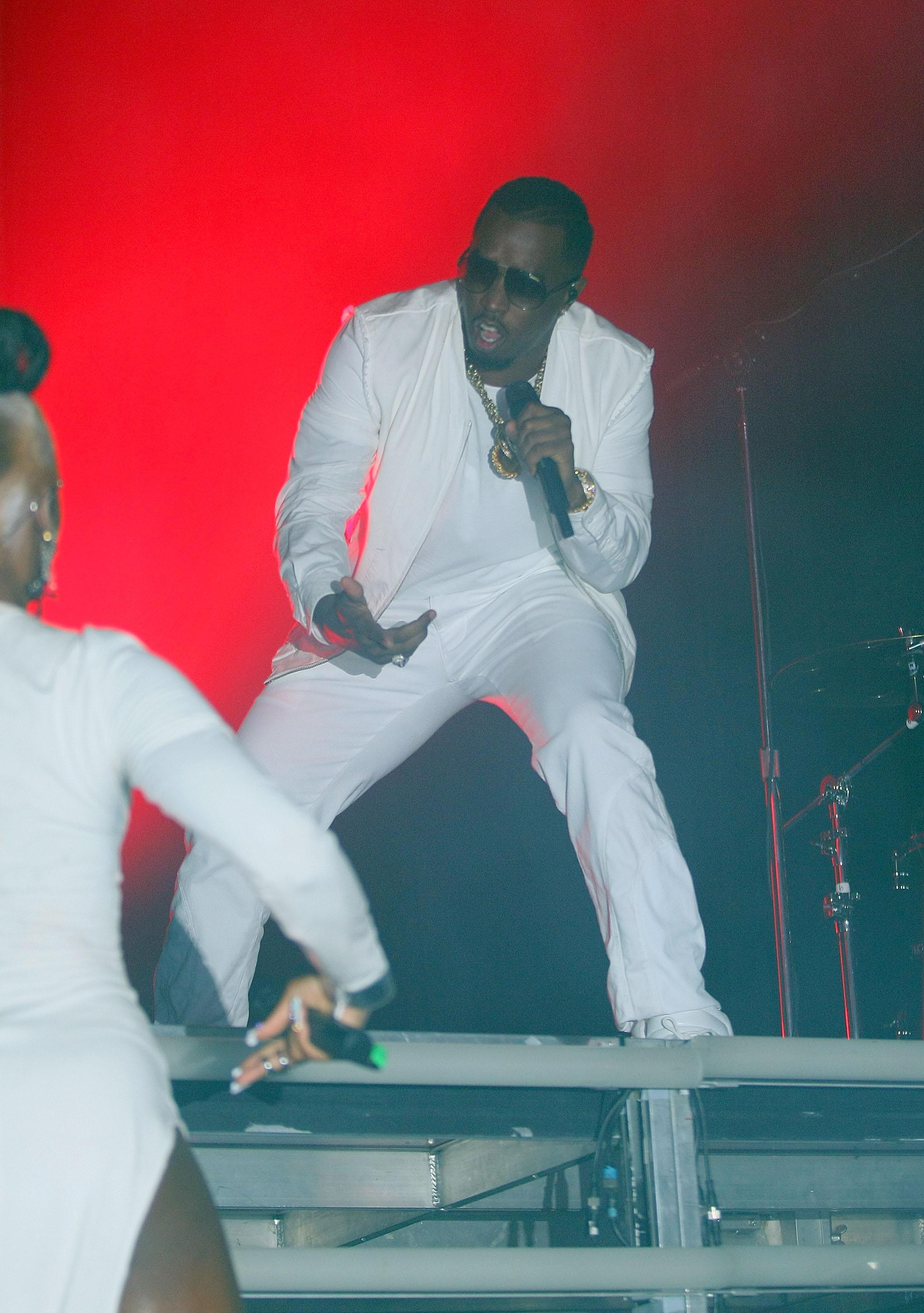 Diddy-Dirty Money Performs At The Club Nokia